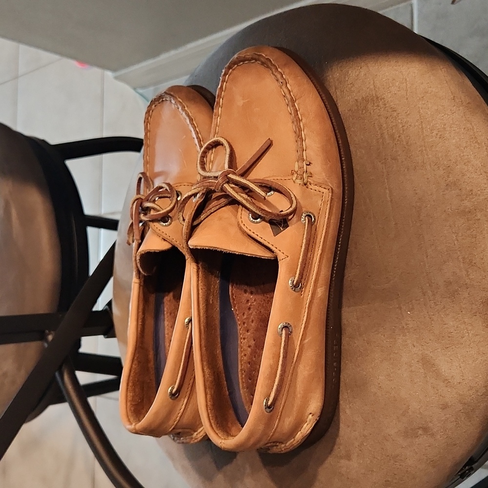 Sperry sahara leather shoes